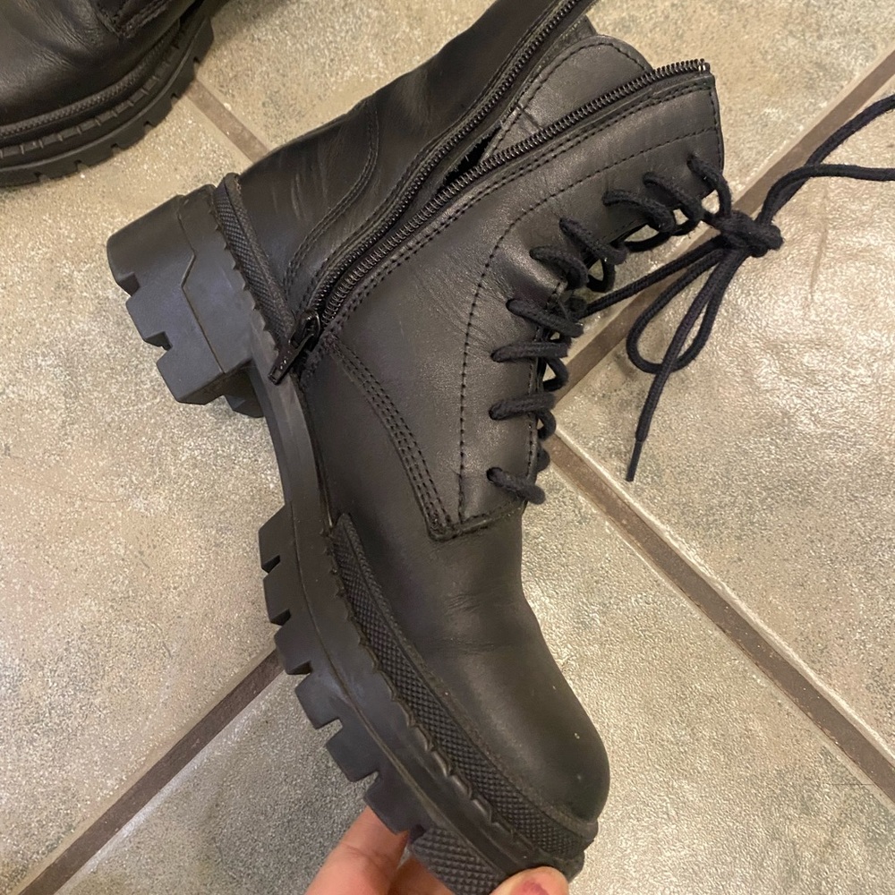 Boots - Picture 2 of 4